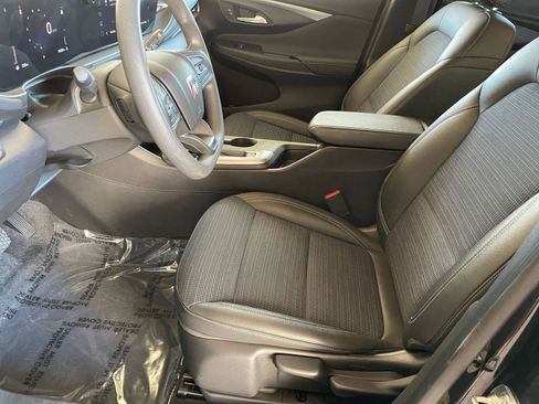 Used 2025 Buick Envista Preferred image 24