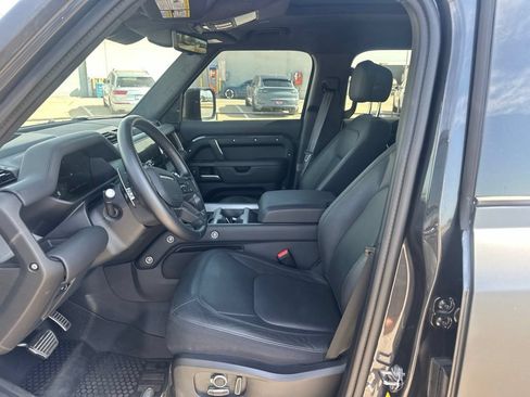 Used 2025 Land Rover Defender 130 V8 AWD/4WD image 8