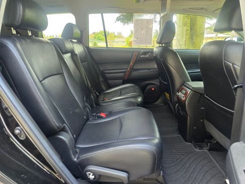 Used 2013 Toyota Highlander Limited AWD/4WD image 22