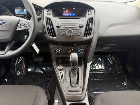 Used 2017 Ford Focus S image 15