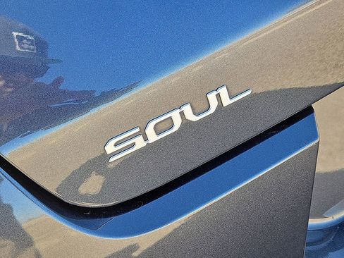 Used 2024 Kia Soul LX w/ Option Group 015 image 11