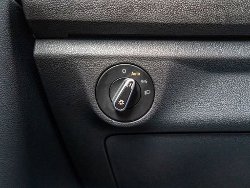 Used 2024 Volkswagen Jetta SE image 21