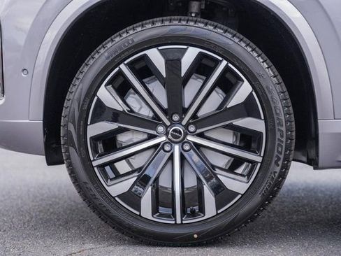 New 2026 Volvo XC90 B6 Plus w/ Protection Package Premier image 17