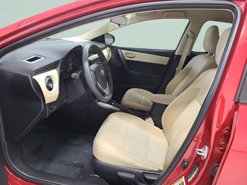 Used 2017 Toyota Corolla LE FWD image 17