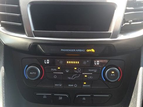 Used 2022 Ford Transit Connect XLT FWD image 32