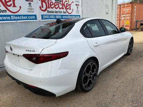 Used 2023 Alfa Romeo Giulia Veloce image 3