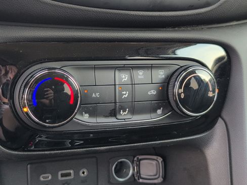 Used 2023 Buick Encore GX Preferred w/ Cold Weather Comfort Package FWD image 20