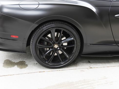 Used 2020 Bentley Continental GT image 19