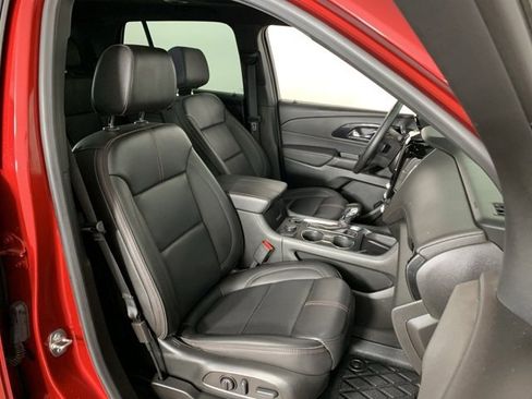 Used 2023 Chevrolet Traverse RS image 22