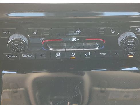 Certified 2021 Jeep Grand Cherokee L Limited AWD/4WD image 33