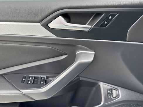 Used 2022 Volkswagen Jetta SE image 11