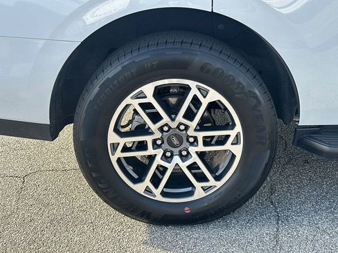 Certified 2025 Ford Expedition Active image 19