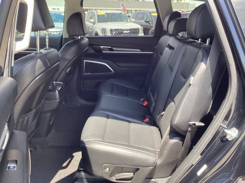 Used 2023 Kia Telluride LX AWD/4WD image 14
