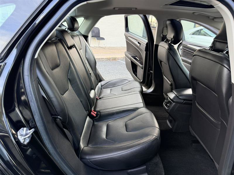 Used 2015 Ford Fusion Titanium AWD/4WD image 18