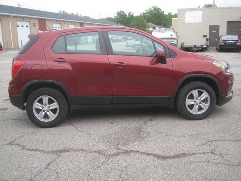 Used 2021 Chevrolet Trax LS AWD/4WD image 4