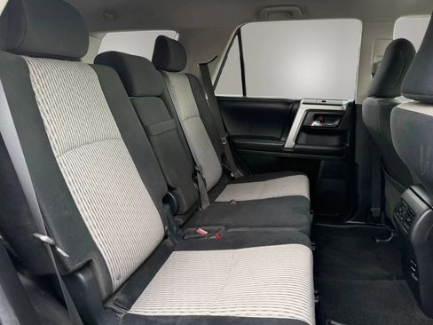 Used 2014 Toyota 4Runner SR5 AWD/4WD image 38