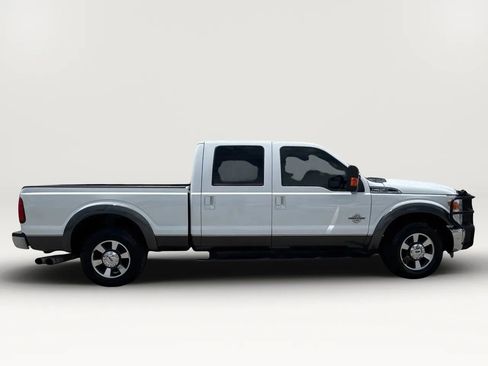 Used 2015 Ford F250 Lariat image 7