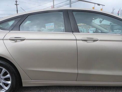 Used 2017 Ford Fusion S FWD image 29