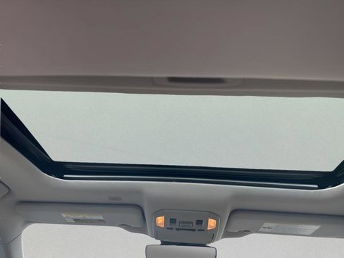 Used 2020 Toyota Highlander XLE FWD image 18