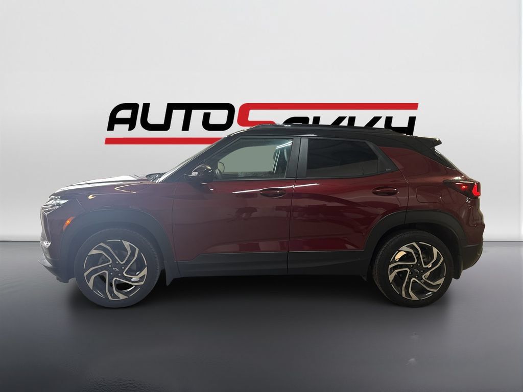 Used 2025 Chevrolet TrailBlazer RS w/ Convenience Package FWD image 5