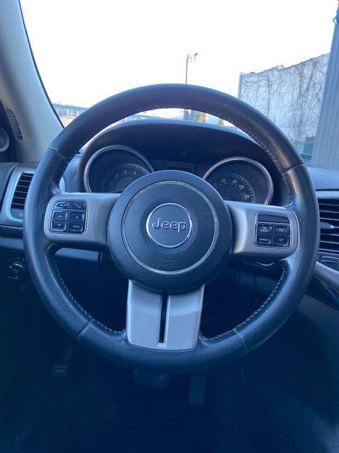 Used 2013 Jeep Grand Cherokee Laredo AWD/4WD image 15