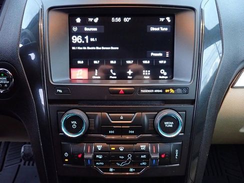 Used 2017 Ford Explorer XLT w/ Equipment Group 202A image 28