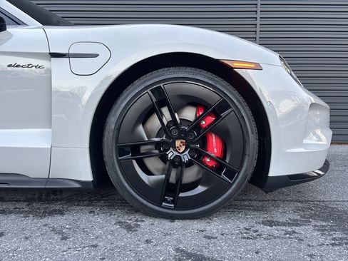 New 2026 Porsche Taycan GTS image 7