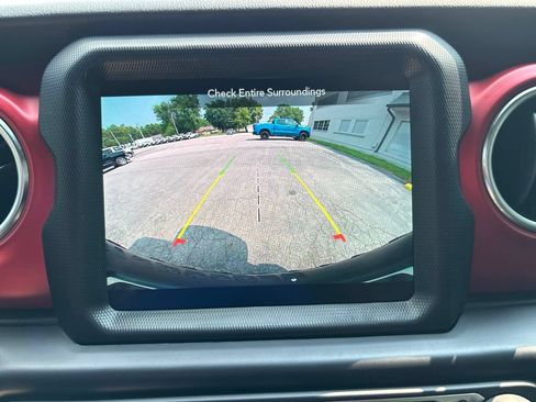 Used 2021 Jeep Wrangler Unlimited Rubicon AWD/4WD image 23