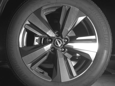 Used 2026 Nissan Rogue SL AWD/4WD image 12