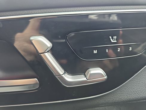 Certified 2025 Mercedes-Benz GLC 300 4MATIC image 31