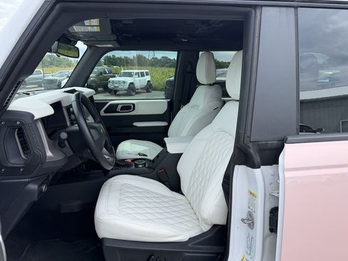 Used 2025 Ford Bronco Outer Banks AWD/4WD image 7