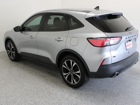 Used 2021 Ford Escape SE w/ SE Sport Appearance Package FWD image 9
