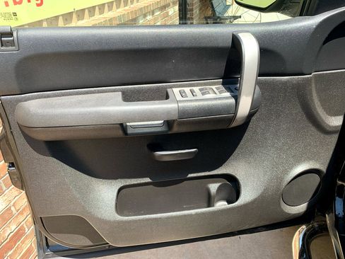 Used 2007 GMC Sierra 2500 SLE w/ EZ-Lift Tailgate Package image 25