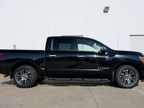 Used 2021 Nissan Titan SV w/ SV Convenience Package RWD image 13