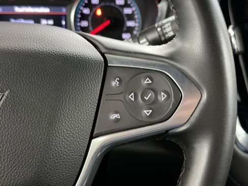 Used 2023 Chevrolet Traverse LT image 21