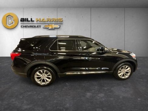 Used 2023 Ford Explorer XLT w/ Equipment Group 202A AWD/4WD image 10