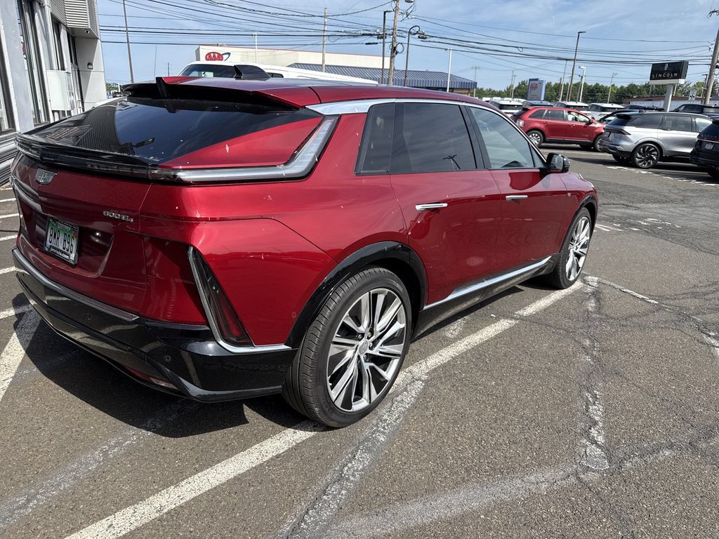 Used 2024 Cadillac Lyriq Luxury AWD/4WD image 23