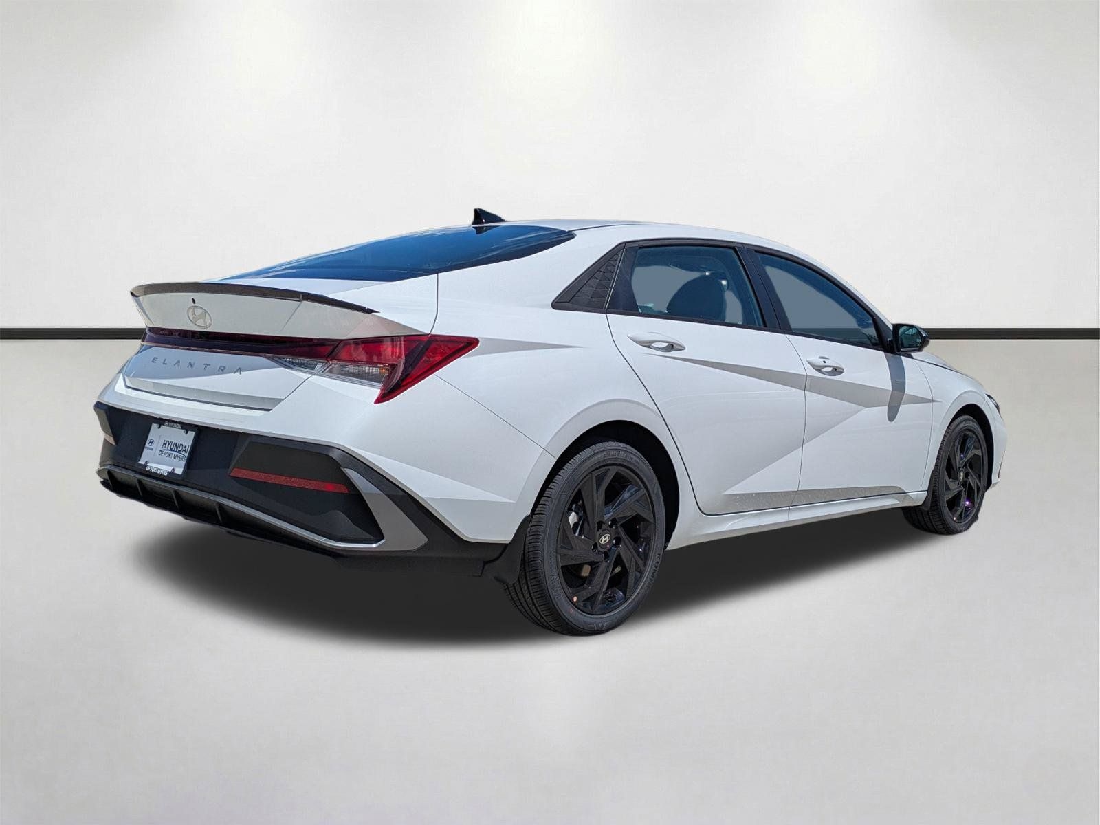 New 2026 Hyundai Elantra SEL Sport FWD image 5