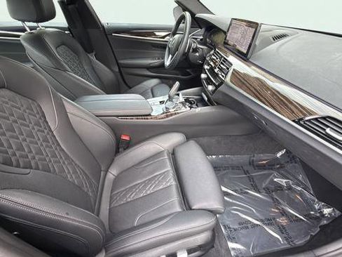 Used 2023 BMW 530i w/ Convenience Package RWD image 21
