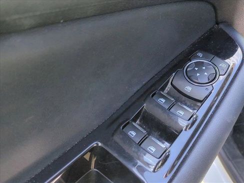 Used 2018 Ford Edge SEL w/ Equipment Group 201A FWD image 12