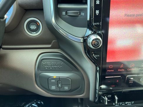 New 2026 RAM 2500 Laramie AWD/4WD image 26
