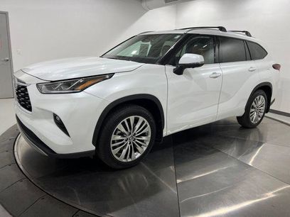 Certified 2025 Toyota Highlander Platinum