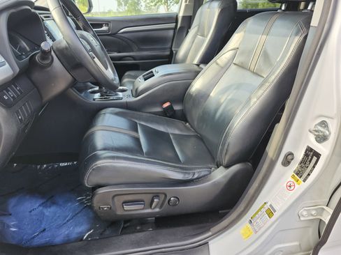 Used 2018 Toyota Highlander SE AWD/4WD image 26