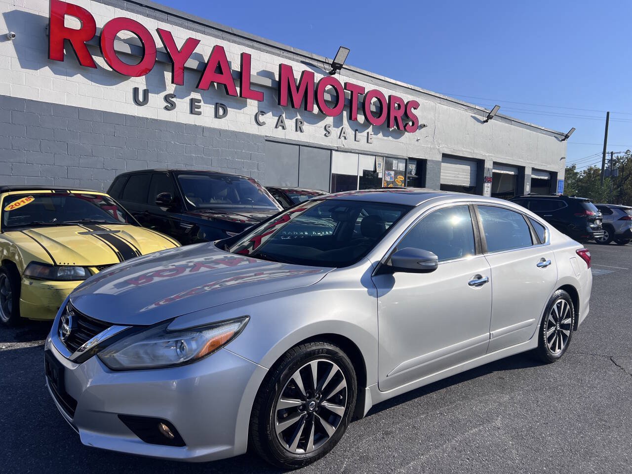 Used 2016 Nissan Altima 2.5 SL w/ 2.5 Technology Package FWD image 1