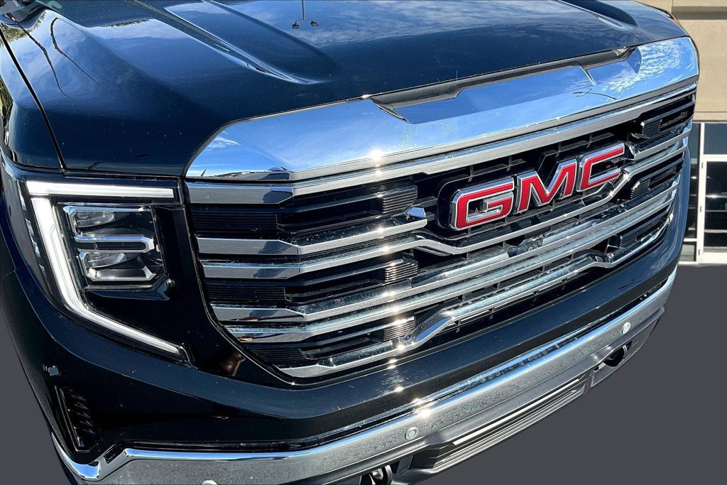 Used 2025 GMC Sierra 1500 SLT w/ SLT Premium Package AWD/4WD image 36