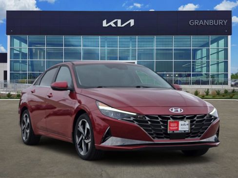 Used 2023 Hyundai Elantra Limited FWD image 3