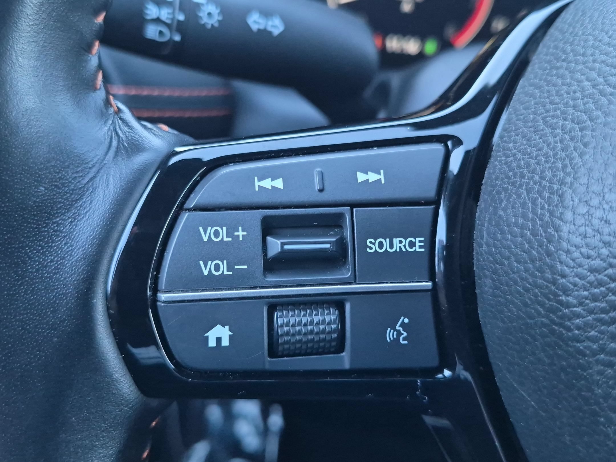 Used 2025 Honda HR-V Sport image 15