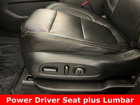 Used 2020 Chevrolet Traverse Premier w/ Redline Edition AWD/4WD image 11