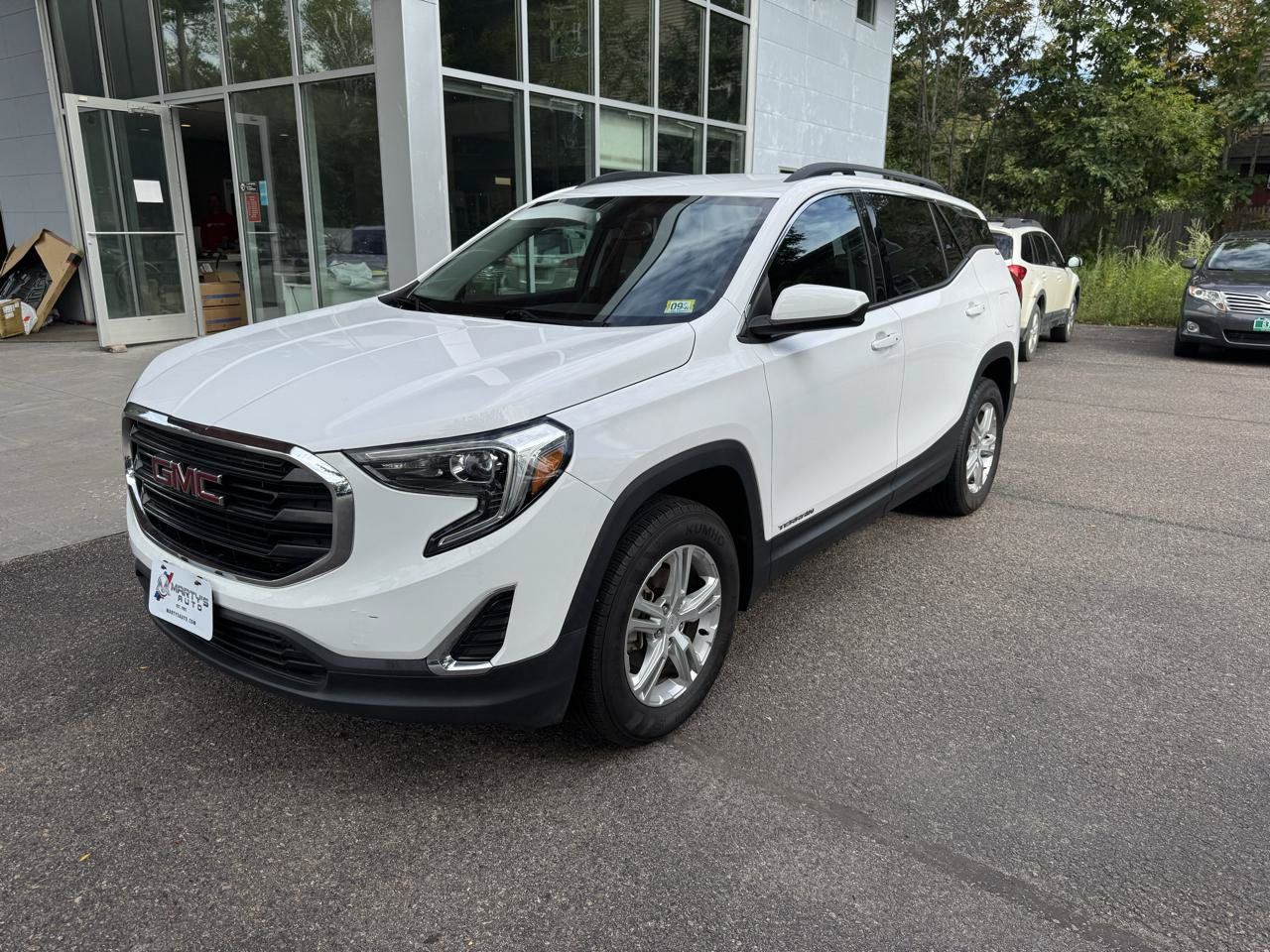 Used 2018 GMC Terrain SLE AWD/4WD image 1