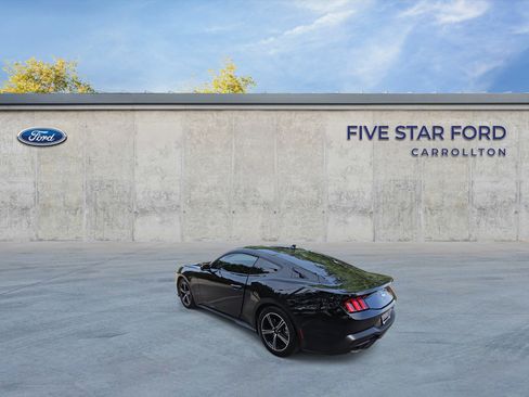 Used 2024 Ford Mustang Coupe image 6